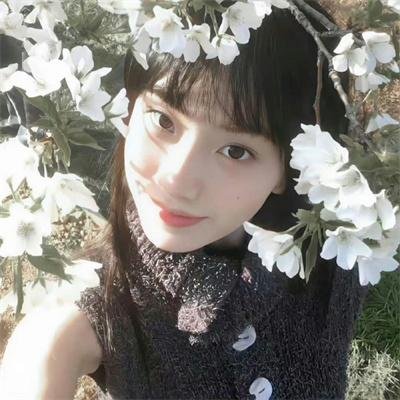 一个攞景的少年