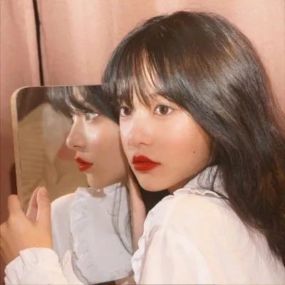 黑暗中的两个人